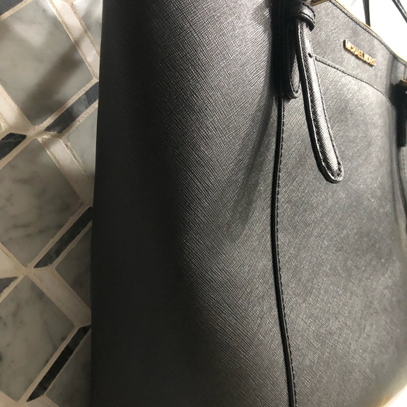 MICHAEL KORS Ciara Large Black Leather Zip Purse Bag Tote Gold Hardware Like New - Picture 12 of 16